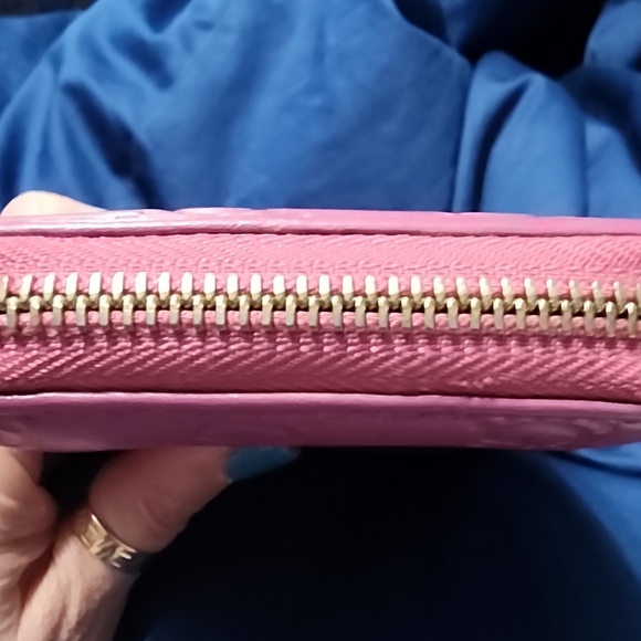 Gucci Metallic Guccissima Heart Zip Wallet GUC - Picture 8 of 12